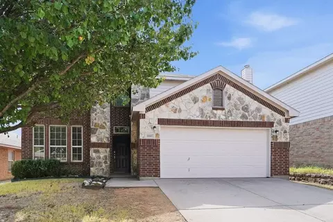 10105 Cougar Trl, Fort Worth, TX 76108