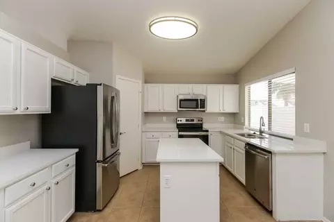 2083 E Catclaw St, Gilbert, AZ 85296 photo 8