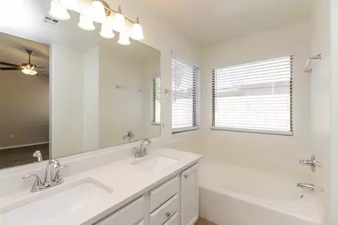 2083 E Catclaw St, Gilbert, AZ 85296 photo 11