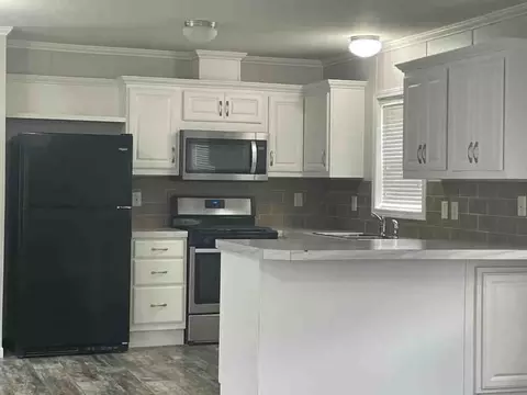 531 Santa Cruz Dr S, Fargo, ND 58103