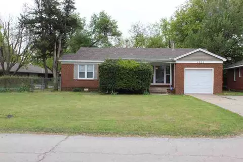 1500 Carlisle Ct, The Village, OK 73120