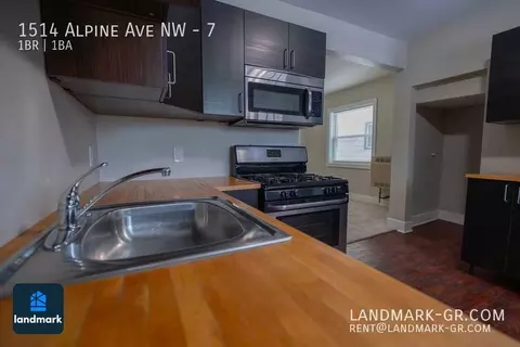 1514 Alpine Ave NW #7, Grand Rapids, MI 49504
