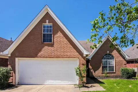 8459 Cross Point Dr, Olive Branch, MS 38654
