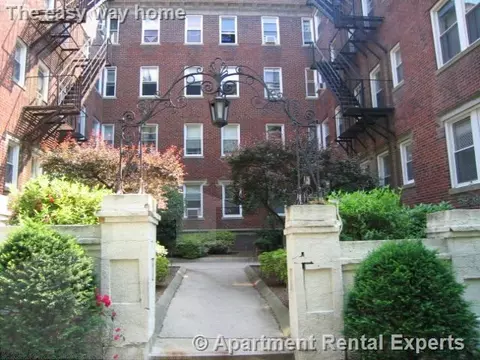 10 Agassiz St #28, Cambridge, MA 02140