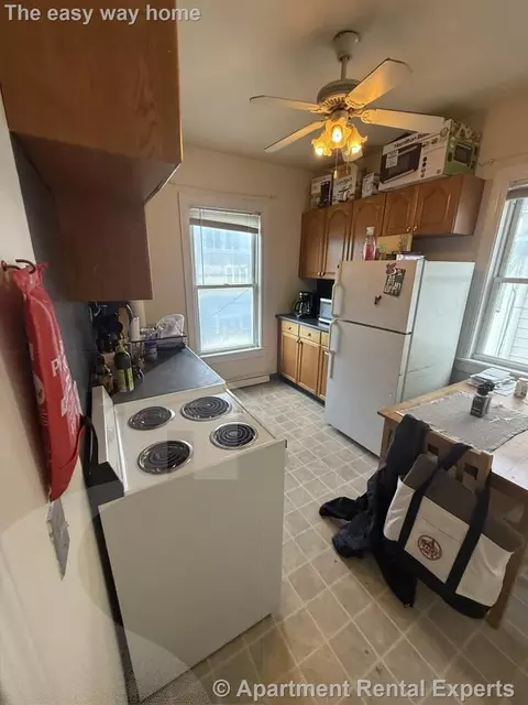 60 Walden St #1, Cambridge, MA 02140