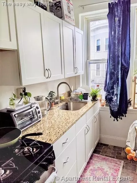 71 Martin St #21, Cambridge, MA 02138