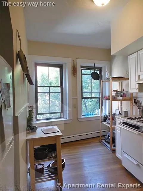114 Willow St #3, Cambridge, MA 02141