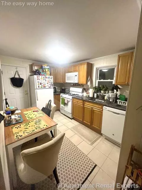 57 Cedar St #6, Cambridge, MA 02140