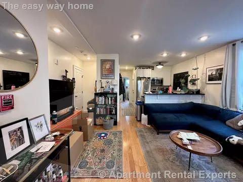 26 Putnam St #1, Somerville, MA 02143