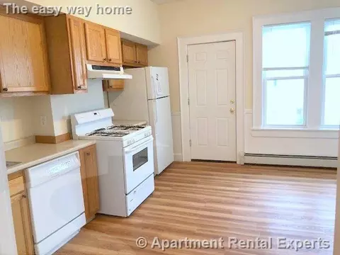 385 Columbia St #3, Cambridge, MA 02141
