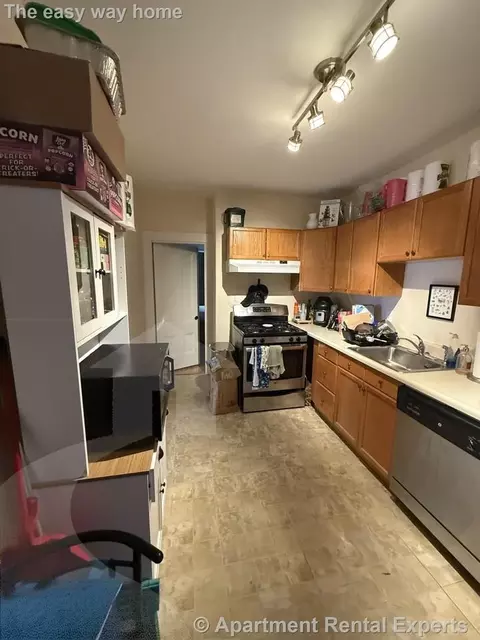72 Gore St #2, Cambridge, MA 02141