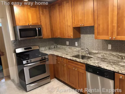 72 Gore St #1, Cambridge, MA 02141