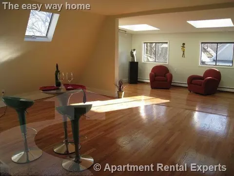 10 Evergreen Ave #3, Somerville, MA 02145