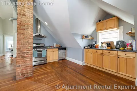 98 Elm St #3, Cambridge, MA 02139