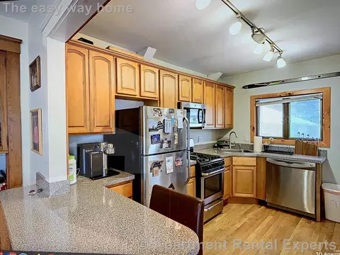18 Bond St #1, Somerville, MA 02145