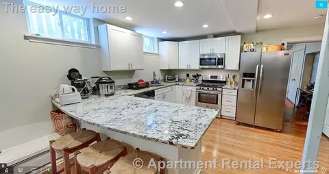 231 Norfolk St #2, Cambridge, MA 02139