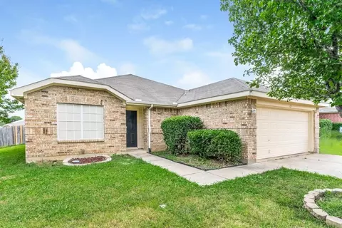 813 Edgehill Rd, Burleson, TX 76028