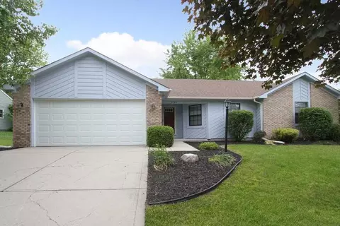 5766 Pine Knoll Blvd, Noblesville, IN 46062