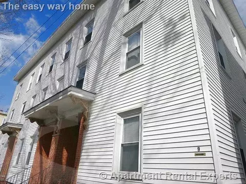 13 Bristol St #1, Cambridge, MA 02141