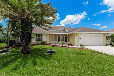 13515 Northumberland Cir, Wellington, FL 33414