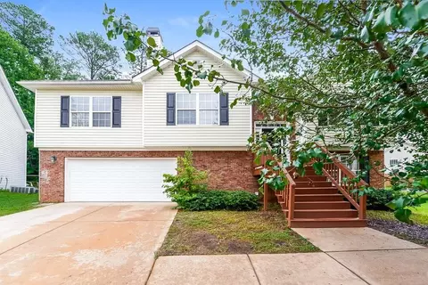1598 Queen Elizabeth Dr, Locust Grove, GA 30248