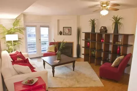 348 Franklin St #401, Cambridge, MA 02139