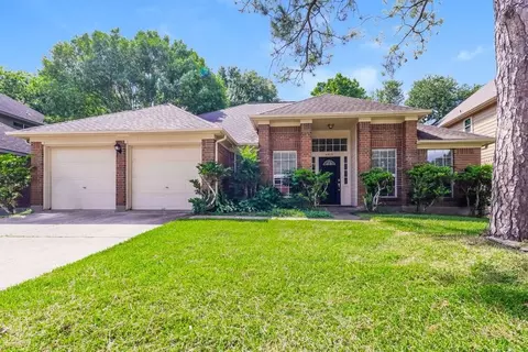 4910 Stone Harbor Dr, Friendswood, TX 77546
