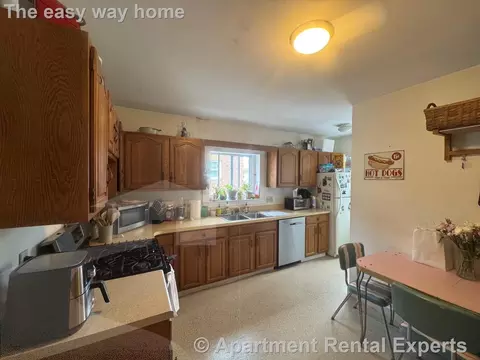 109 Orchard St #2, Somerville, MA 02144
