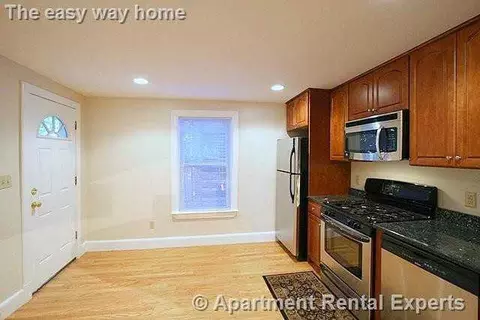 429 Franklin St #1L, Cambridge, MA 02139