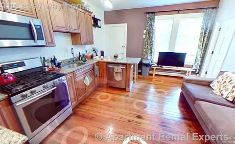 231 Norfolk St #4, Cambridge, MA 02139