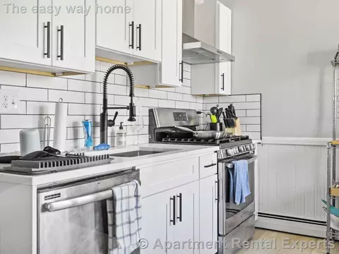 147 Columbia St #3R, Cambridge, MA 02139