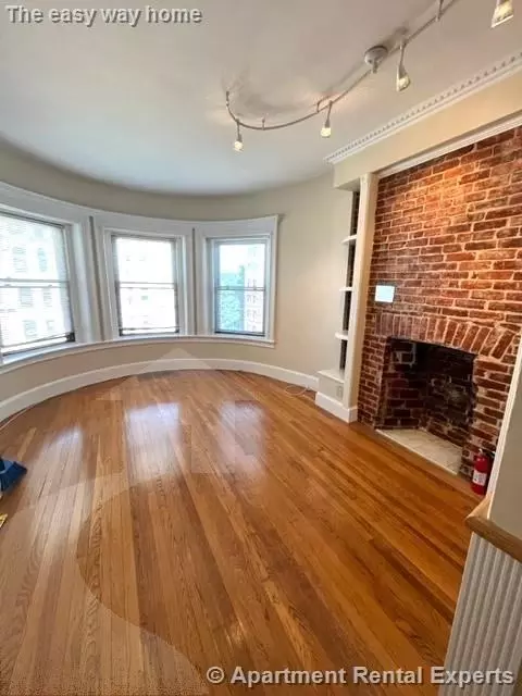 888 Massachusetts Ave #516, Cambridge, MA 02139
