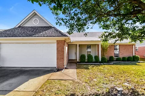 7858 Mary Payton Dr, Southaven, MS 38671