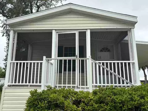 17 Kimberly Ct, Daytona Beach, FL 32119