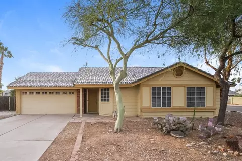 8045 W Larkspur Dr, Peoria, AZ 85381