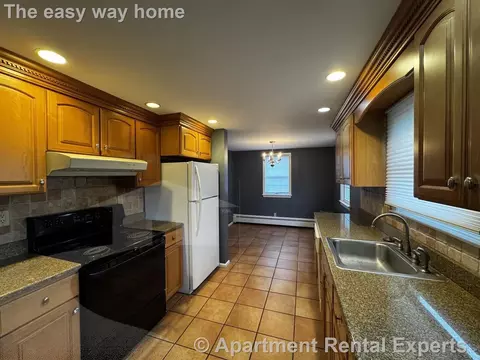 88 North St, Somerville, MA 02144