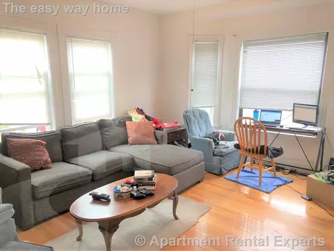 2 Ibbetson St #2, Somerville, MA 02143