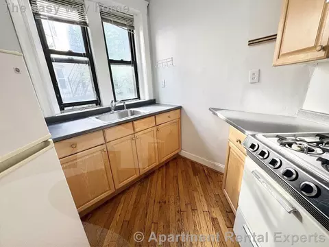335 Harvard St # A, Cambridge, MA 02139