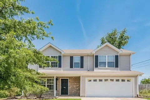 500 Loyce Ct, La Vergne, TN 37086