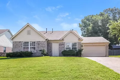 70 Oakland Woods Cv, Oakland, TN 38060