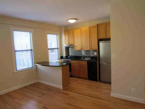 1825 New Hampshire Ave NW, Washington, DC 20009 photo 2