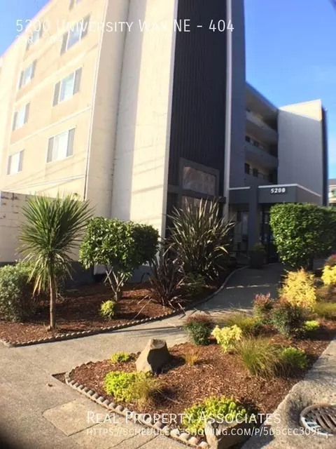 5200 University Way NE #404, Seattle, WA 98105