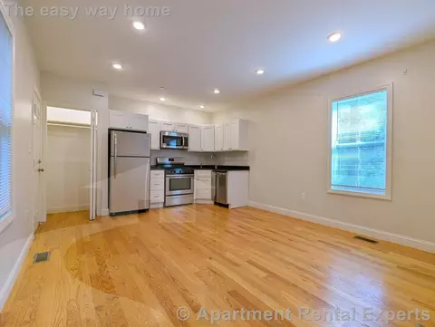 44 Cogswell Ave #3, Cambridge, MA 02140