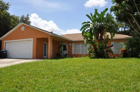 1706 Apache St NE, Palm Bay, FL 32907