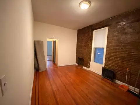 211 E 14th St #5, New York, NY 10003
