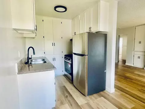 4823 W 17th St, Los Angeles, CA 90019
