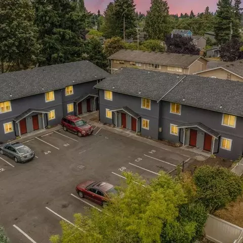 857 SW 134th St, Burien, WA 98146