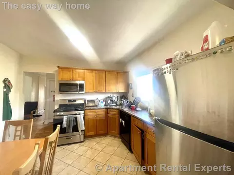 227 Boston Ave #2, Medford, MA 02155