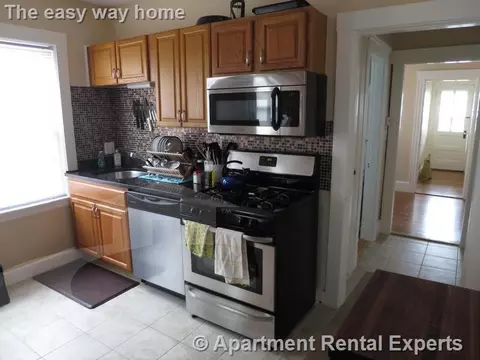 12 Silvey Pl #3, Somerville, MA 02143
