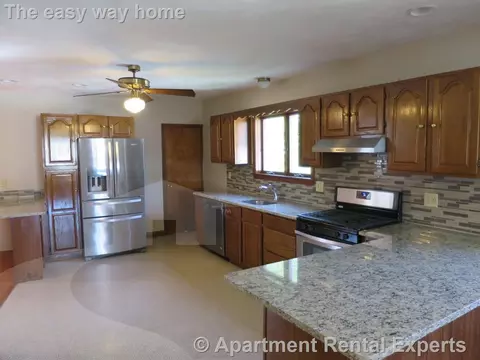 1 Winchester Pl #2, Medford, MA 02155